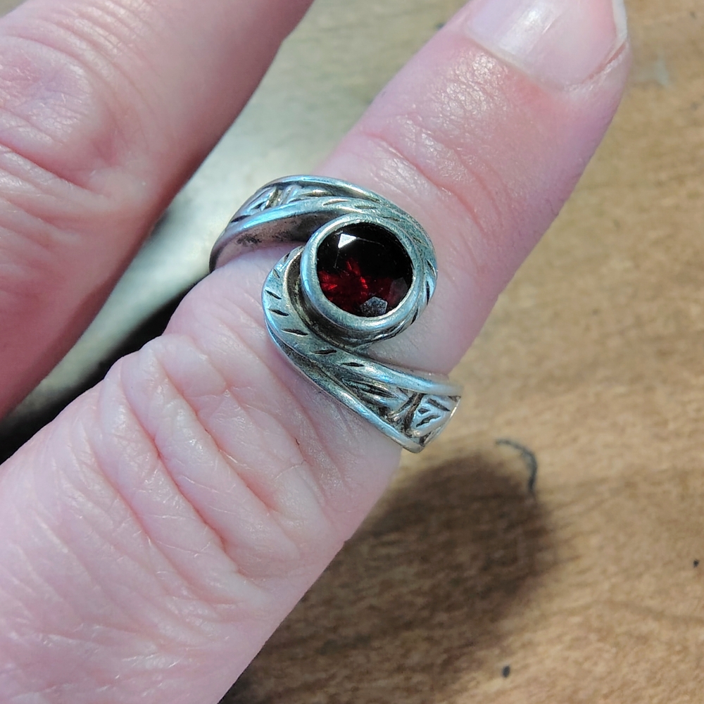 Elegant .925 Silver and Red Garnet Ring